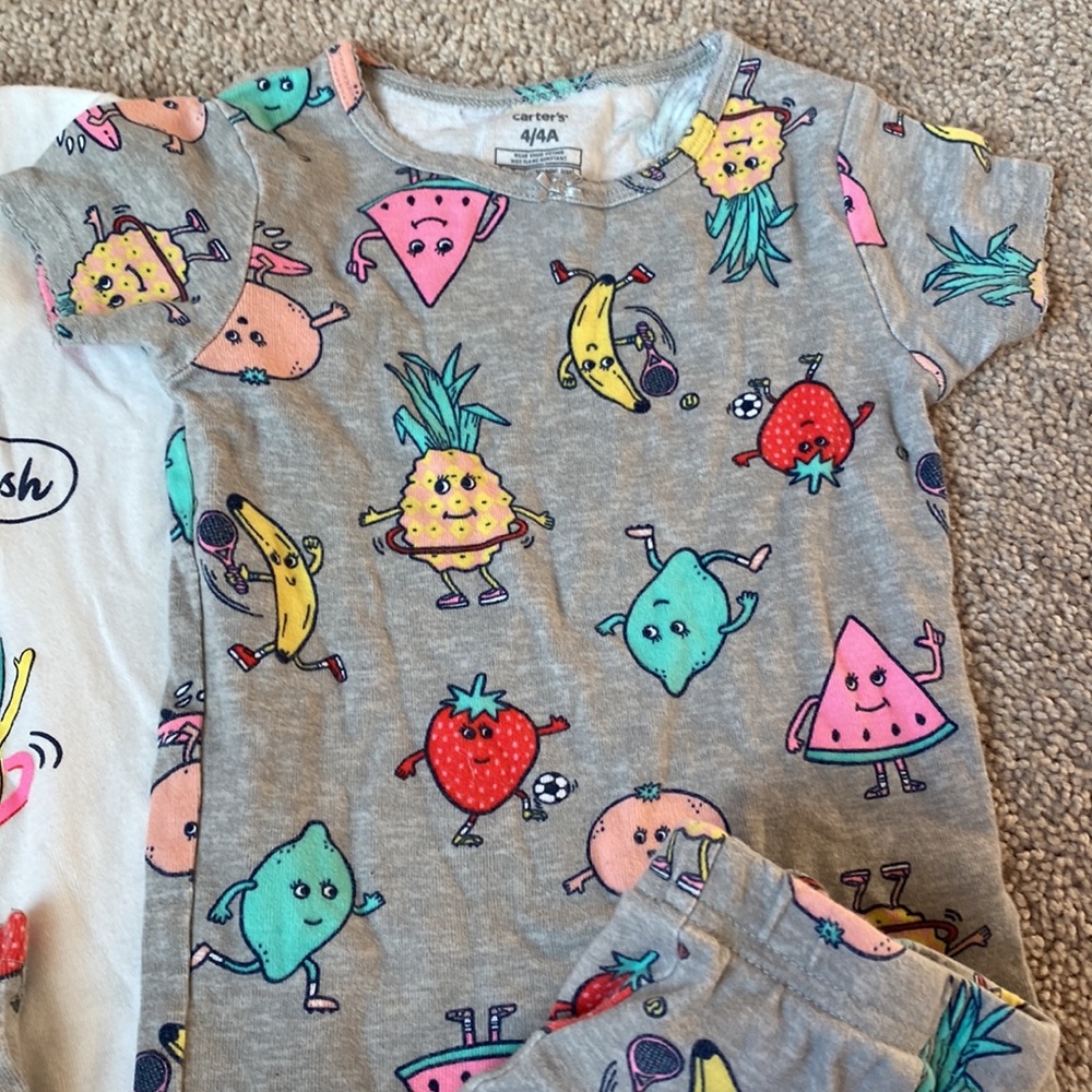 Carters girls 3 piece pajama set size 4 - Picture 3 of 6